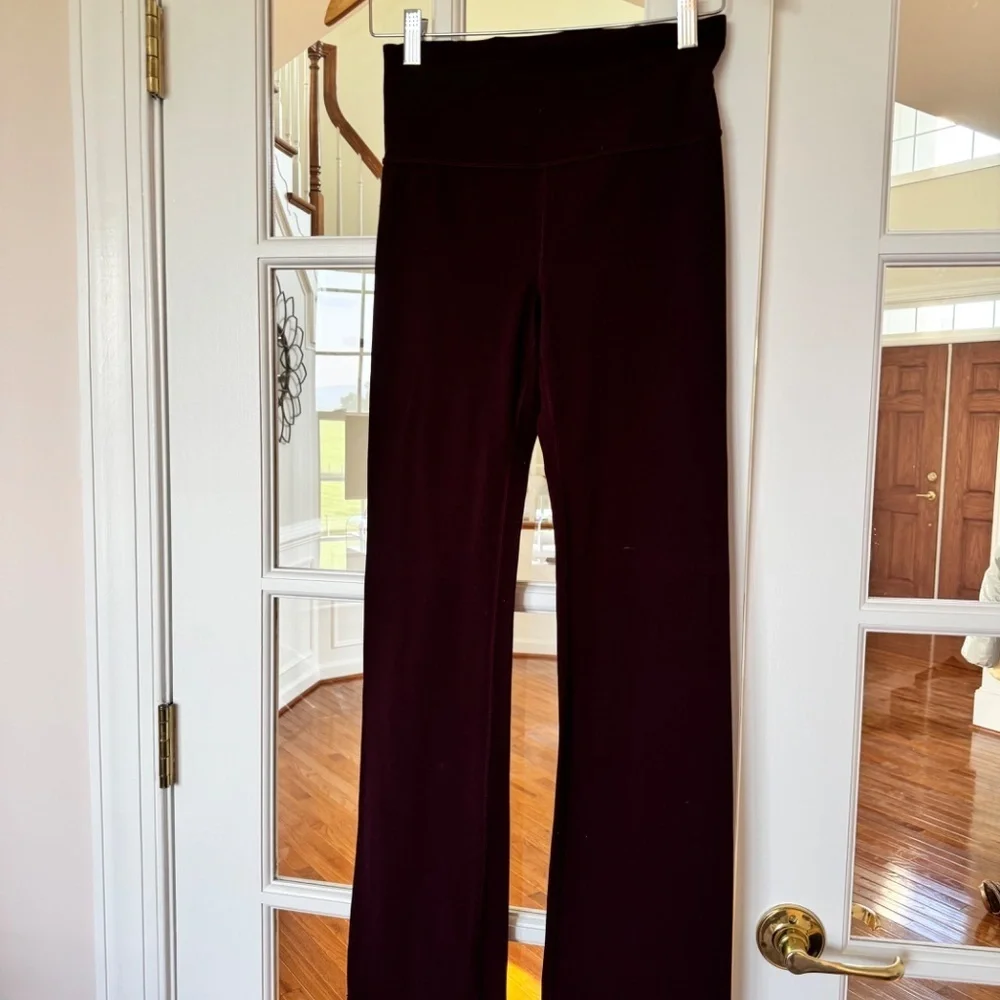 Athleta Elation Ultra High Rise Straight Leg Pant, Spiced Cabernet, Small - Picture 3 of 4